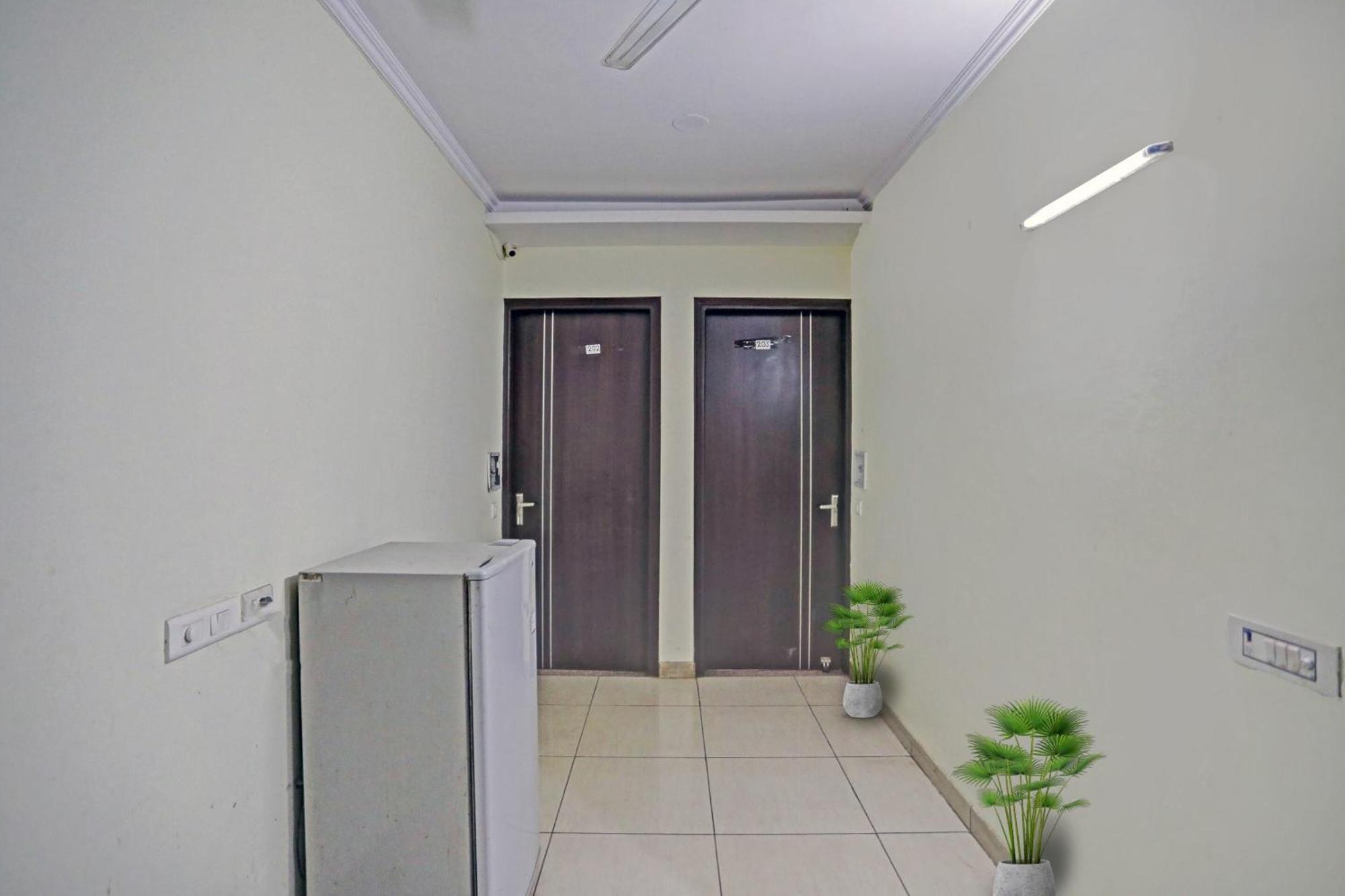 Hotel O Mahadev Guest House Gurgaon Exterior foto