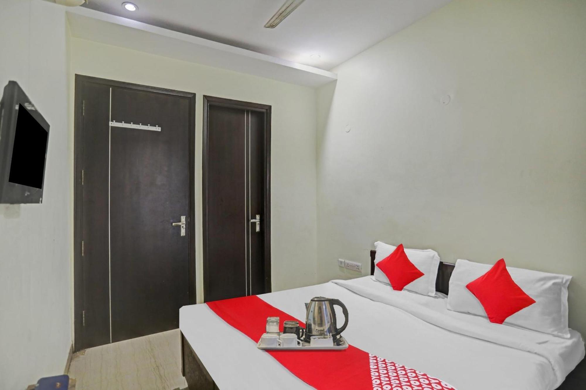 Hotel O Mahadev Guest House Gurgaon Exterior foto
