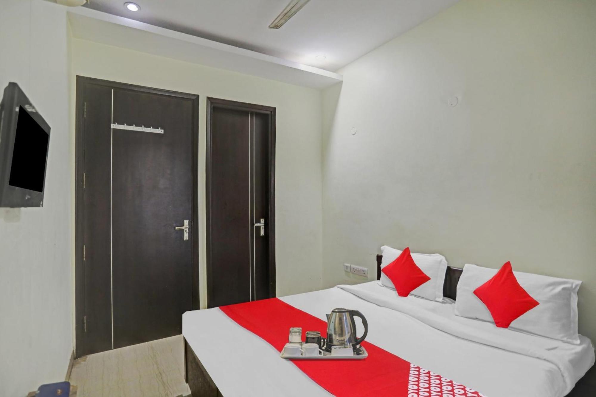 Hotel O Mahadev Guest House Gurgaon Exterior foto